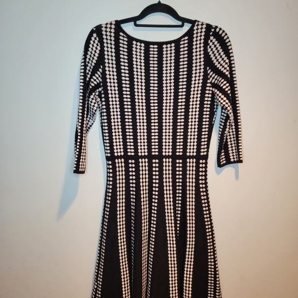 Danny & Nicole Black/White Stripe Sweater Dress Medium - Picture 2 of 4